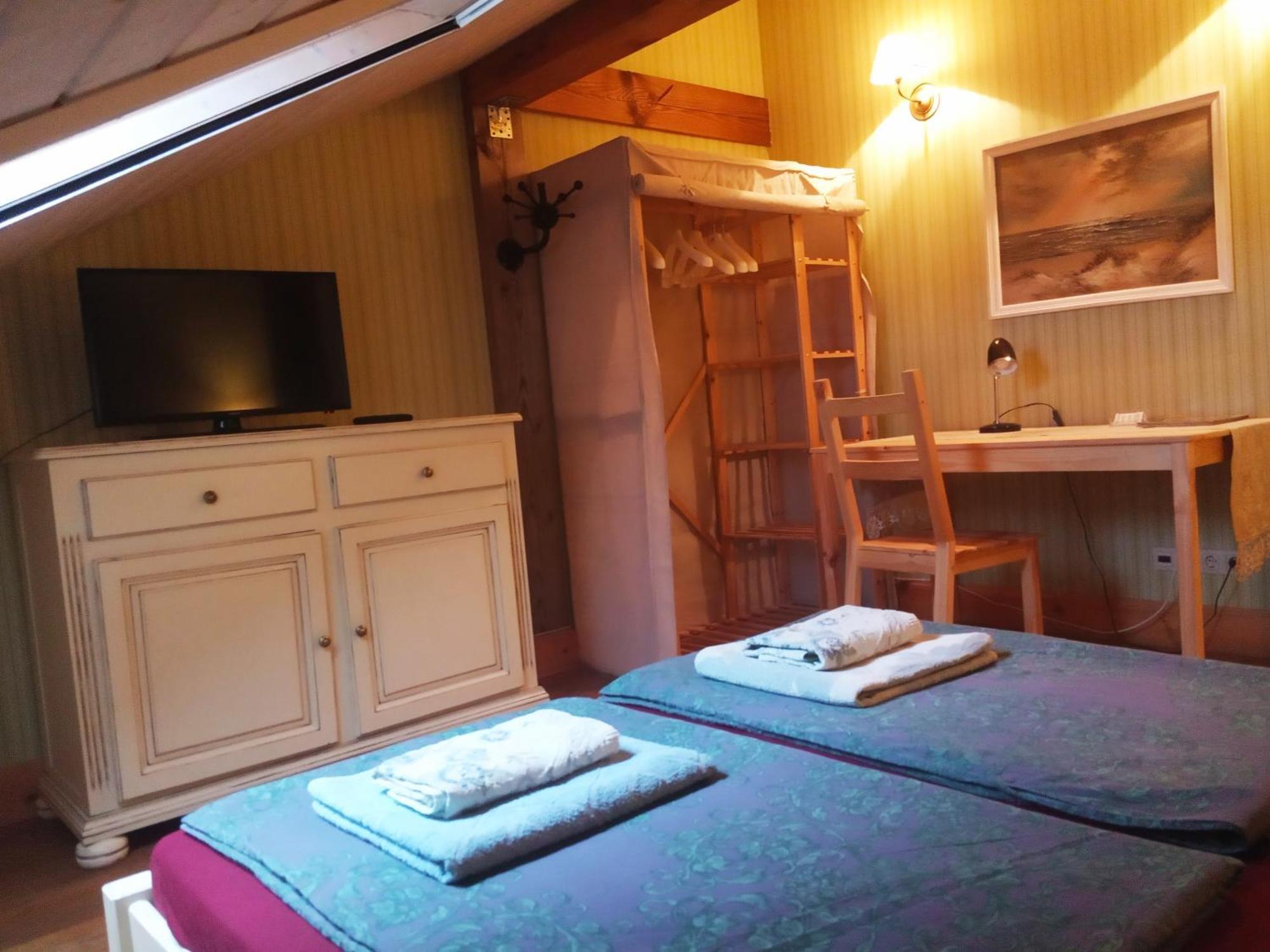 Senosios Geguzines Ukis Guest House Bilik gambar