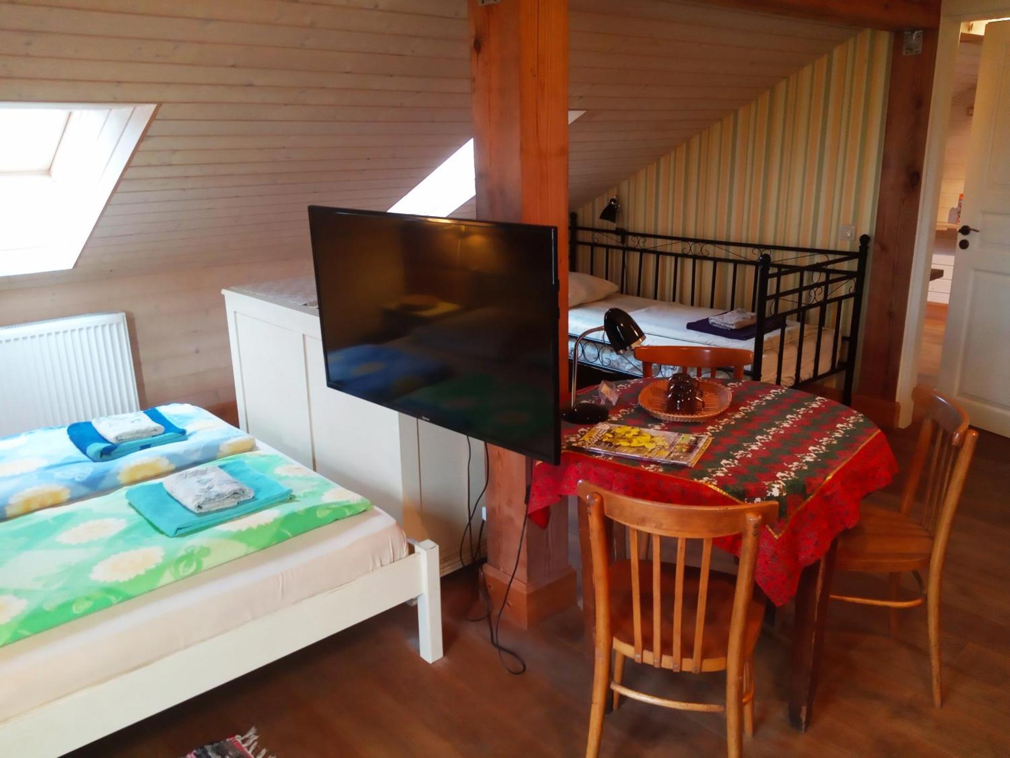 Senosios Geguzines Ukis Guest House Bilik gambar