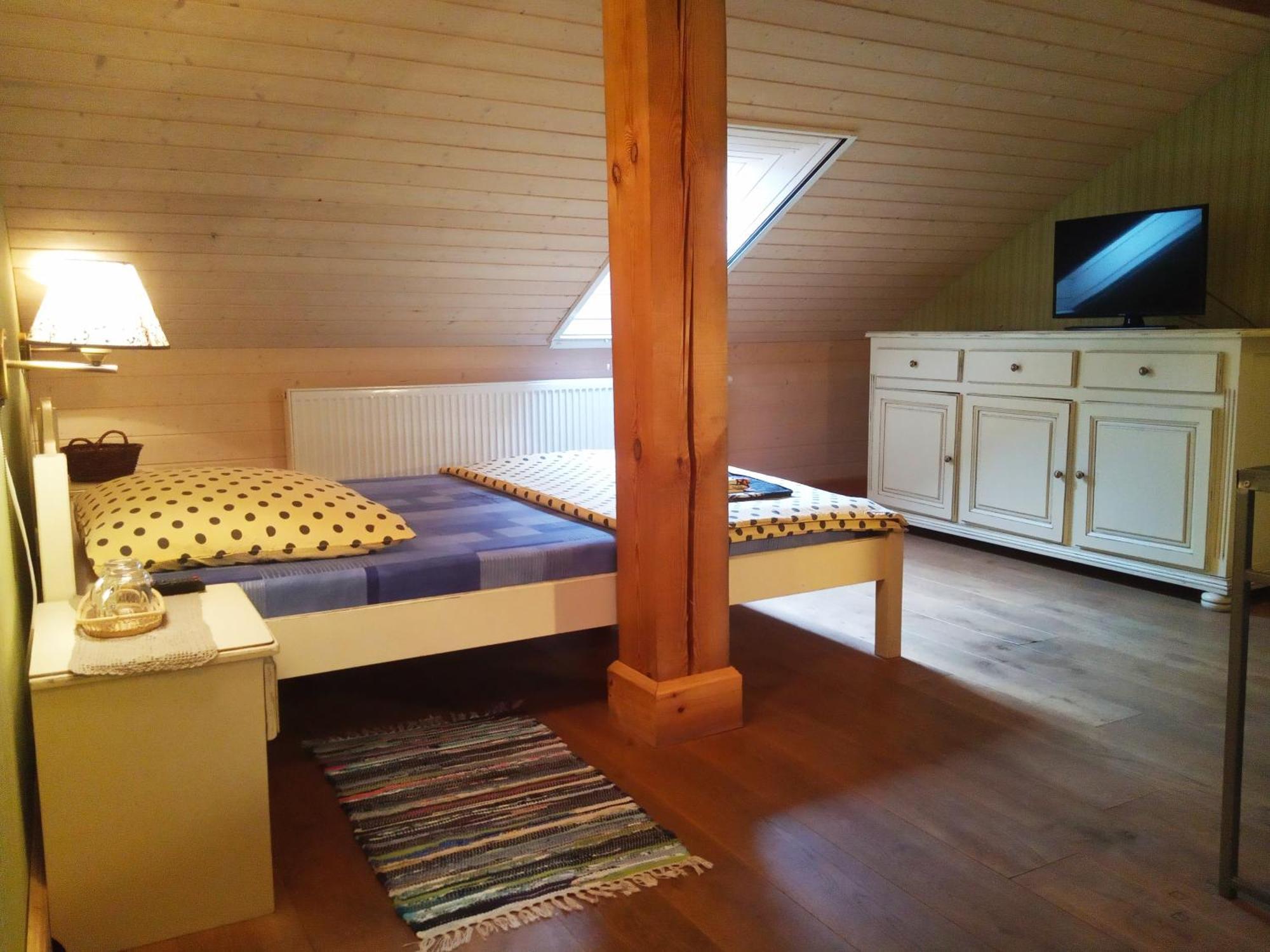 Senosios Geguzines Ukis Guest House Bilik gambar