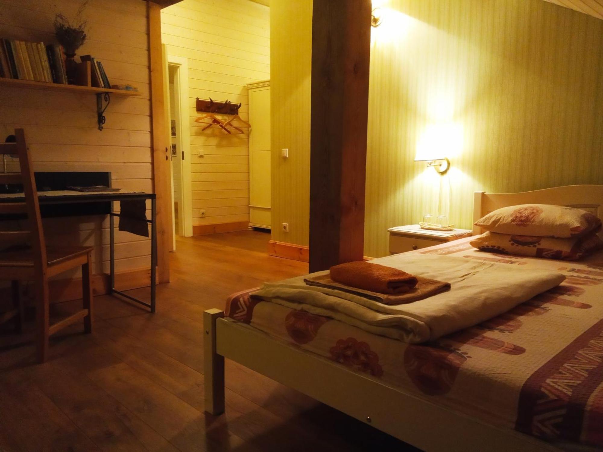 Senosios Geguzines Ukis Guest House Bilik gambar