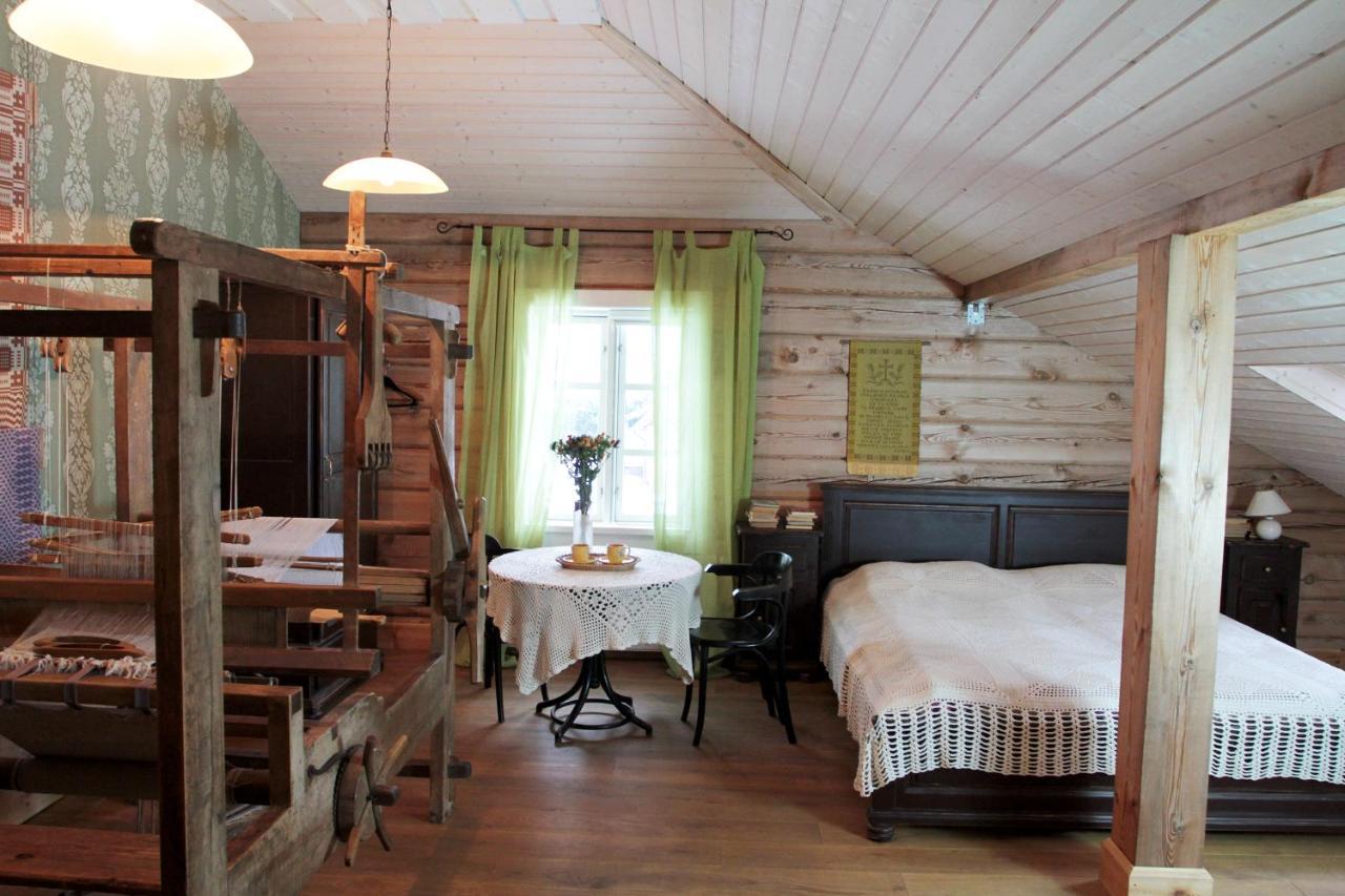Senosios Geguzines Ukis Guest House Bilik gambar